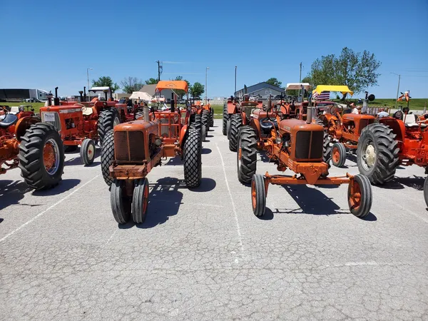 allis chalmers tractors